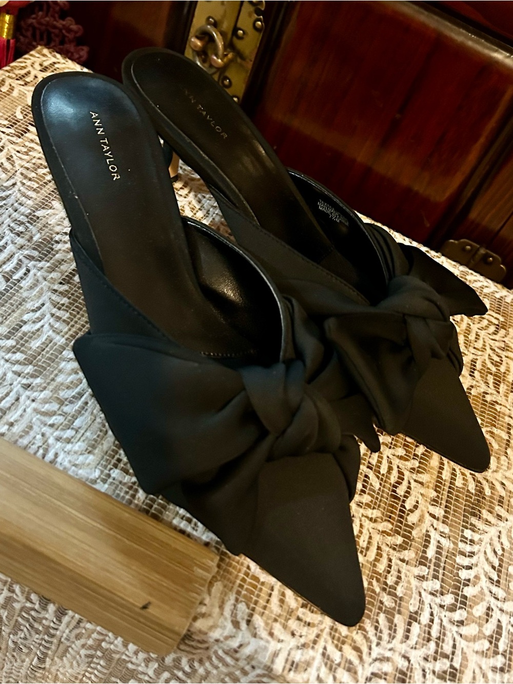 Ann Taylor Black Pointed-Toe Bow Mules